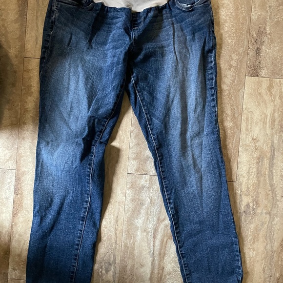 Maternity Bundle - Picture 14 of 14